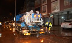 MESKİ, taşkın nedeniyle kapanan yolu anında ulaşıma açtı