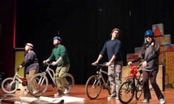 4 bin çocuğa ulaşacak "İki Teker Bir Rüya" oyunu sahneleniyor