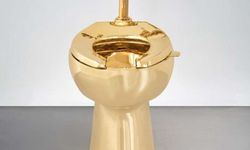 ABD’de 18 ayar altın tuvalet 12.1 milyon dolara satıldı