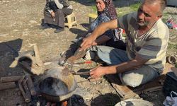 Ateşi eşi harlıyor, o kalaylıyor: Omuz omuza ekmek mücadelesi