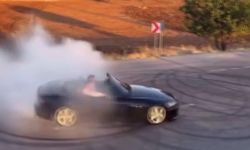 Drift attı tozu dumana kattı: O anları sosyal medyadan paylaşan sürücüye 48 bin 559 TL ceza kesildi