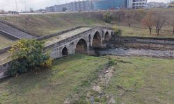 E-5’in yanında çukura terk edildi: 470 yıllık Haramidere Köprüsü içler acısı halde