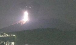Japonya’daki Sakurajima Yanardağı’nda patlama
