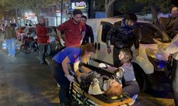 Kazaya karışan motosikletliye bakarken kaza yaptı