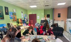 Kitap ayraçlarını kendileri yapıyor