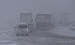 Kop Dağı Geçidi yeniden beyaza büründü