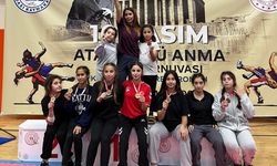 Köyceğizli güreşçi kızlar madalyaları topladı