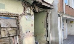 Yaklaşık 5 yıldır metruk halde olan ev tedirginlik oluşturuyor
