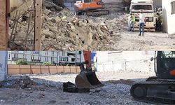 Akdeniz Belediyesi’ne ait eski binaların yıkımı sonlandı, molozlar kaldırıldı