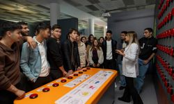 Öğrenciler, Mercan Bilim Merkezi'nde bilimle buluştu