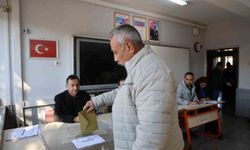 Adana'da bir mahallede seçim heyecanı