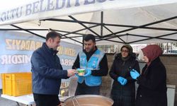 Belediyeden pazarcılara çorba ikramı