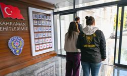 Evleri soyan hırsızlar önce kameraya sonra polise yakalandı