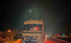 Gaziantep’te hafif ticari araç ile tır çarpıştı: 2’si çocuk 3 yaralı