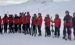 Mersinli kampçılar Hakkari’de karlar üzerinde ilk adımlarını attı