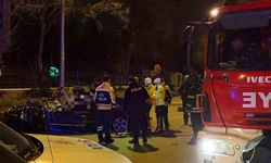 Kaldırıma çarpan otomobil 200 metre savruldu: 1 ölü, 1 ağır yaralı