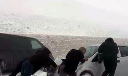 Palandöken geçidinde ulaşıma kar engeli