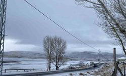 Patnos’ta mevsimin ilk karı yağdı