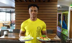 Siirt’te yemek servisleri Nijeryalı Micheal’den