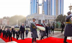 TBMM Başkanı Kurtulmuş, İsmail Somoni Anıtı’na çelenk bıraktı