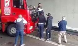 TEM’de korkunç kaza: Kendi kullandığı tırın altında can verdi