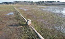 Terkos Gölü’nde su çekilince tarihi su kanalları gün yüzüne çıktı