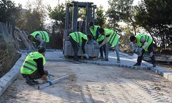 Toroslar Belediyesi kırsal görev başında: Mahallelerde yollar yeniliyor