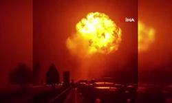 İtalya'da otoyolda yakıt tankeri patladı