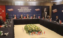 CHP’li büyükşehir belediye başkanları Mersin’de bir araya geldi