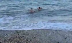 Bursa'da dondurucu soğukta deniz keyfi