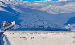 Dilimli Barajı buzla kaplandı