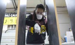 Kadın mobilya ustaları yetişiyor: 12 yıl öğretmenlikten sonra marangoz oldu