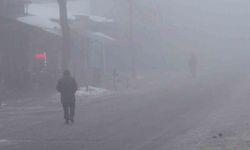 Kars'ta göz gözü görmüyor: Kent siste kayboldu