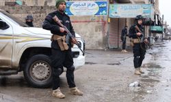 Suriye'de güvenlik güçlerine ait konvoy Tabka'ya girdi