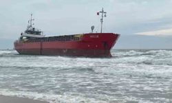 Tekirdağ'da karaya oturan gemi 3 gündür bekleyişini sürdürüyor