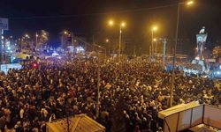 Adıyaman'da binlerce kişi deprem şehitlerini andı