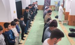 Anamur'da teravih namazı çocuklar için bayrama döndü