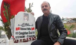 Asrın felaketinin 3'üncü yıl dönümünde deprem mezarlığında hüzünlendiren ziyaret