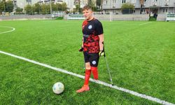 Deprem futbol aşkını bitiremedi