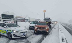 Kar ve tipi ulaşımı aksatıyor