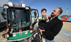 Minik Ayaz'ın süpürge kamyonu hayali gerçek oldu
