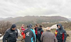 Siirt'te fırtına 20 kişilik ailenin çadırını yıktı