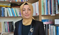 Üniversiteye girebilmek için çıkardığı başörtüsüyle akademisyen olarak kürsüye çıktı