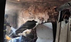 Yangında kuşları yanan çocuğu mahalle sakinleri teselli etti