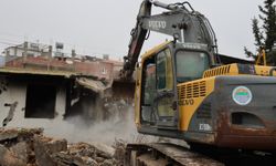 Toroslar, metruk yapılardan temizleniyor