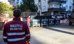 Mezitli’de çöp konteynerleri bakıma girdi