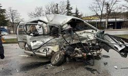 Çorum'da otobüs ile minibüs çarpıştı: 1'i ağır 7 yaralı