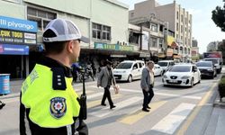 Mersin'de yayalara yol vermeyen sürücülere ceza kesildi