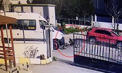 Okul servisine çarpmamak için motosikletten düşüp metrelerce savruldular: O anlar kamerada