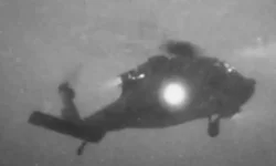 ABD ordusu, el konulan İran bandıralı gemiye düzenlenen operasyonun görüntülerini yayınladı